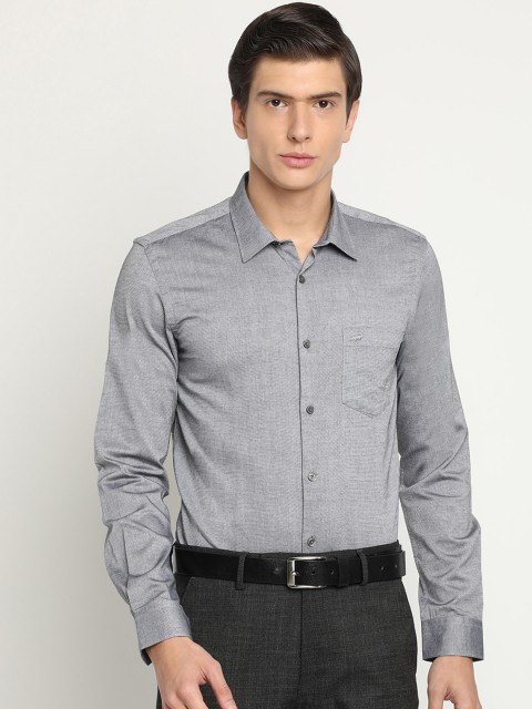 

Crocodile Men Grey Classic Slim Fit Solid Chambray Formal Shirt