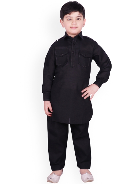 

SG YUVRAJ Boys Black Solid Kurta with Salwar