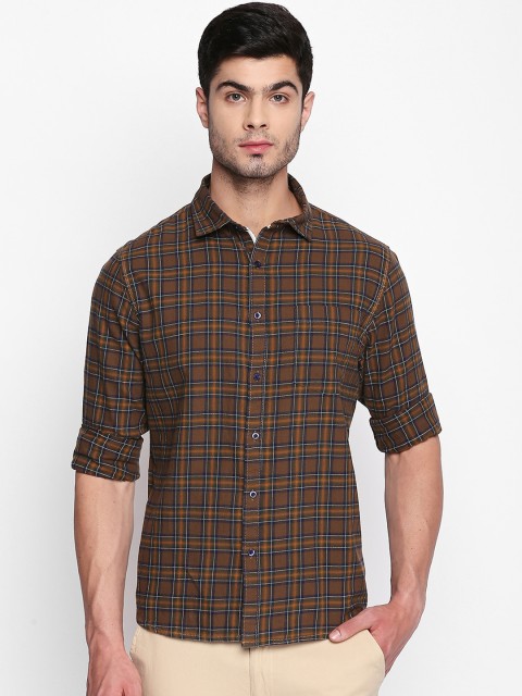 

Solemio Men Brown & Navy Blue Regular Fit Checked Casual Shirt