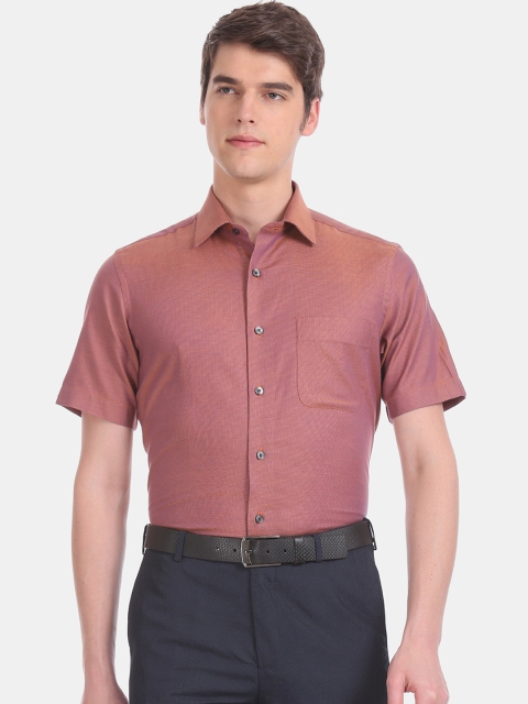 

Arrow Men Mauve Regular Fit Checked Formal Shirt