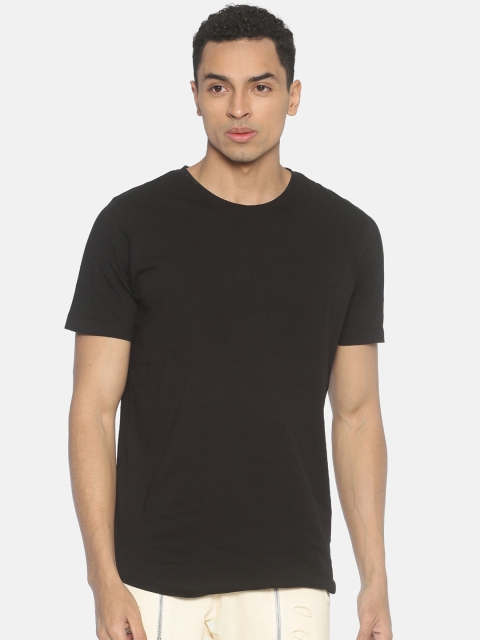 

IMPACKT Men Black Solid Round Neck T-shirt