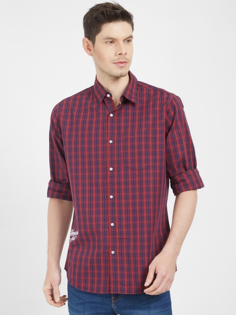 

Solemio Men Red & Navy Blue Regular Fit Checked Casual Shirt
