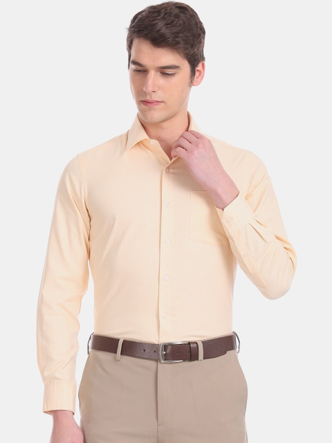 

Arrow Men Yellow Slim Fit Checked Formal Shirt