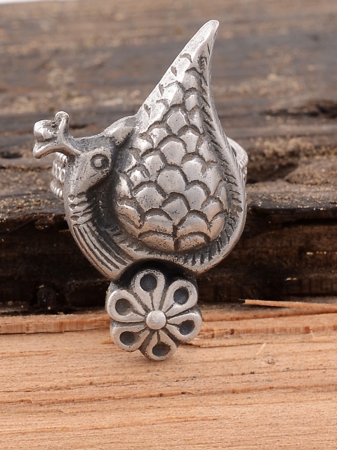 

Silvermerc Designs Silver-Plated Oxidised Peacock-Shaped Adjustable Finger Ring