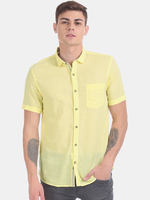 

Cherokee Men Yellow Regular Fit Solid Casual Shirt