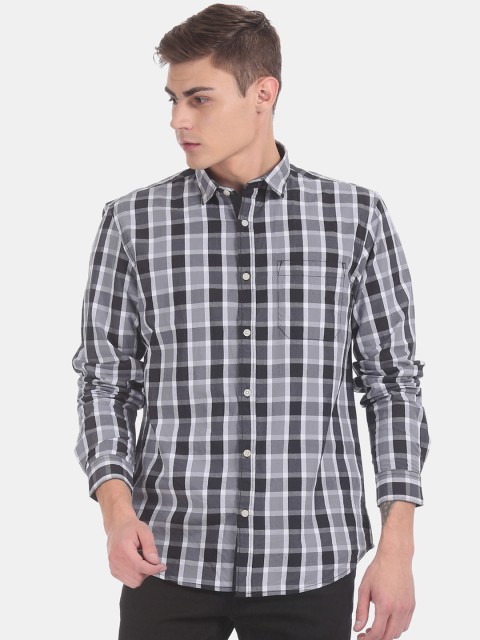 

Cherokee Men Grey & Black Regular Fit Checked Casual Shirt