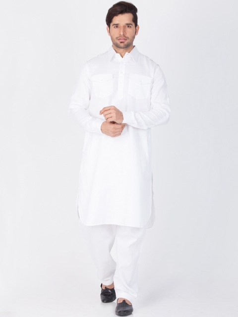 

VASTRAMAY Men White Solid Kurta with Pyjamas