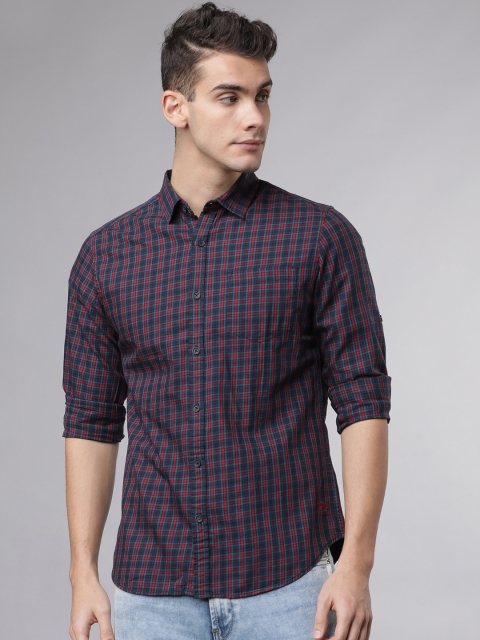 

LOCOMOTIVE Men Navy Blue & Red Slim Fit Checked Casual Shirt