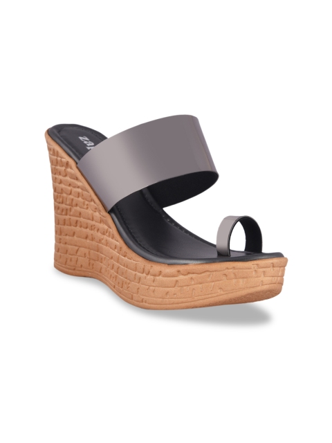 

ZAPATOZ Women Grey Solid Sandals