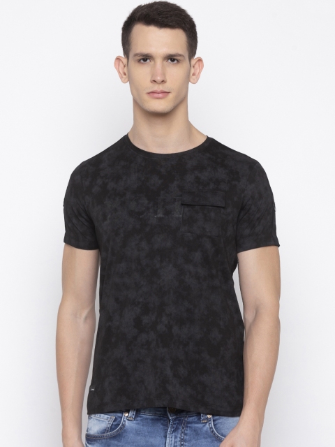 

SPYKAR Men Black Printed Round Neck T-shirt