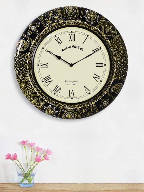 

RANDOM Off-White Handcrafted Round Solid Analogue Wall Clock