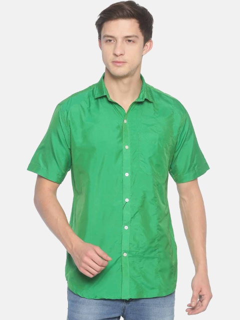 

Sethukrishna Men Green Standard Tailored Fit Solid Casual Shirt