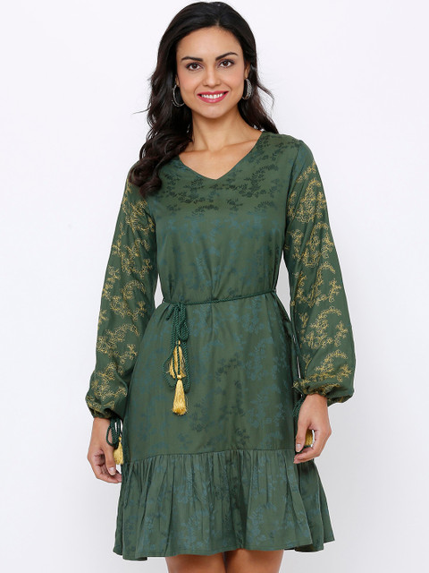 

Soie Women Green Printed Fit and Flare Dress