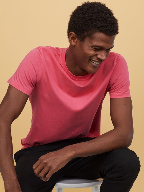 

H&M Men Pink Round-Neck T-shirt Regular Fit