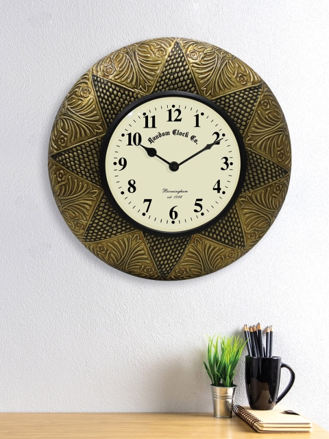 

RANDOM Off-White Handcrafted Round Solid 30 cm Analogue Wall Clock