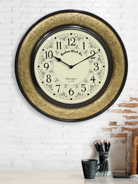 

RANDOM Off-White Handcrafted Round Solid Analogue Wall Clock