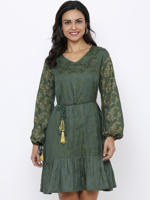 

Soie Women Green Floral Print Fit and Flare Dress
