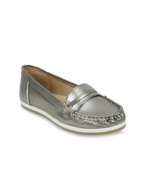 

SCENTRA Women Gunmetal-Toned Loafers, Metallic