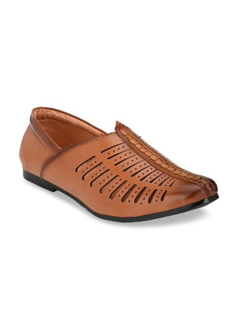

Metronaut Men Tan Brown Solid Fishermen Sandals