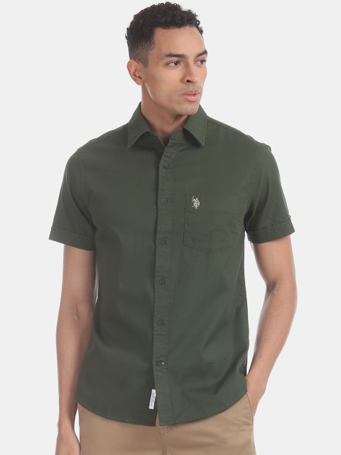 

U.S. Polo Assn. Men Green Regular Fit Solid Casual Shirt