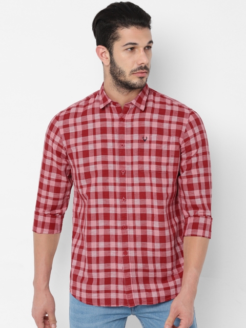 

Solly Jeans Co. Men Red Regular Fit Checked Casual Shirt