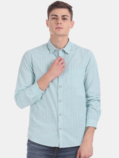 

Ruggers Men Green & White Regular Fit Checked Casual Shirt