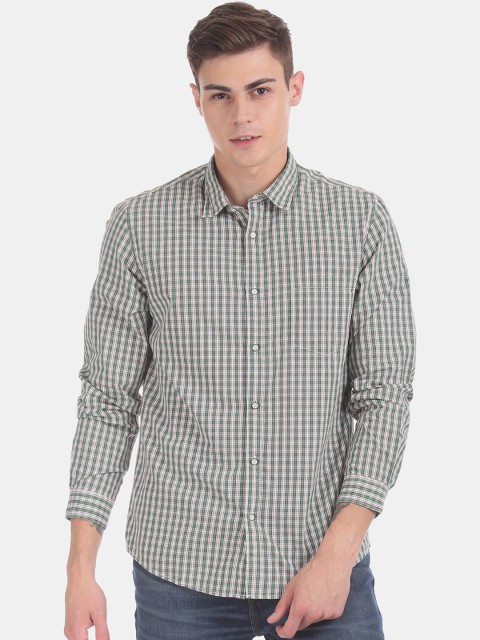 

Ruggers Men Green & White Regular Fit Checked Casual Shirt
