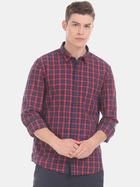 

Ruggers Men Red & Navy Blue Regular Fit Checked Casual Shirt