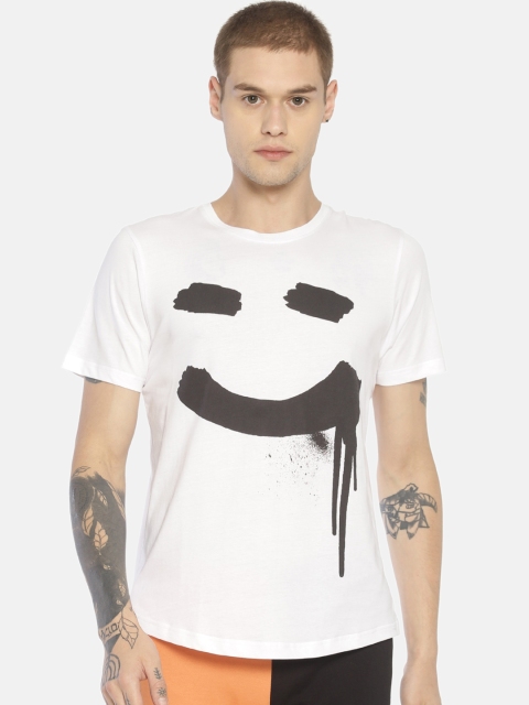 

IMPACKT Men White Printed Round Neck T-shirt