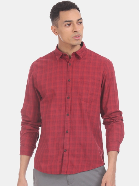 

Ruggers Men Red Regular Fit Checked Casual Shirt