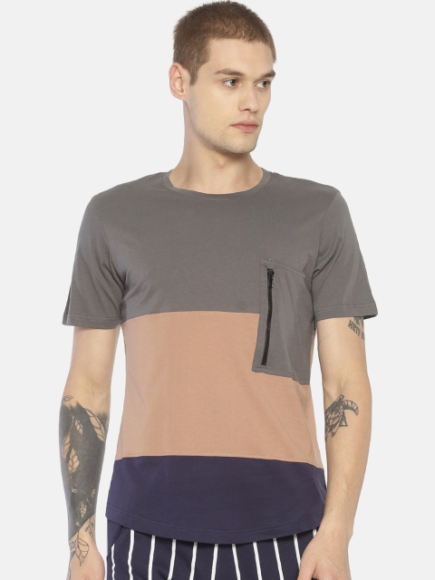 

IMPACKT Men Grey Colourblocked Round Neck T-shirt