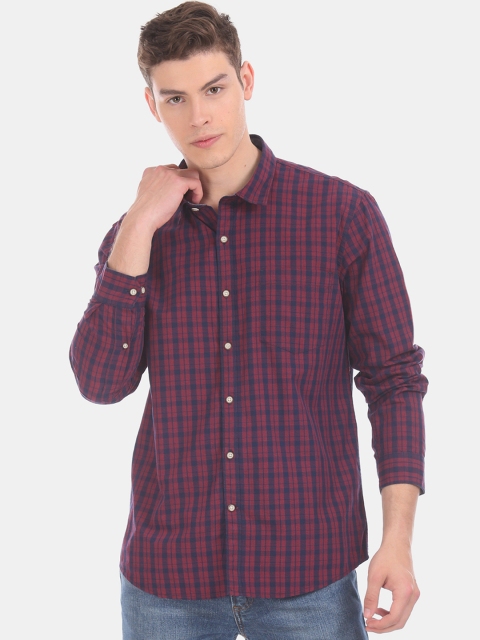 

Ruggers Men Red & Navy Blue Regular Fit Checked Casual Shirt
