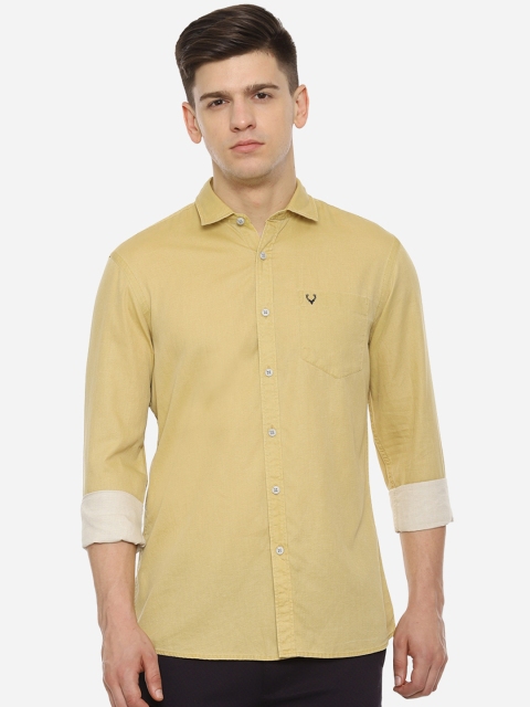 

Solly Jeans Co. Men Yellow Regular Fit Striped Casual Shirt