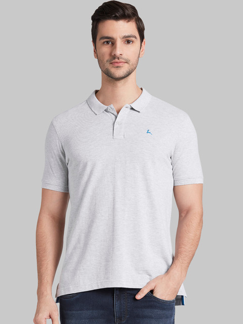 

Parx Men Grey Solid Polo Collar T-shirt