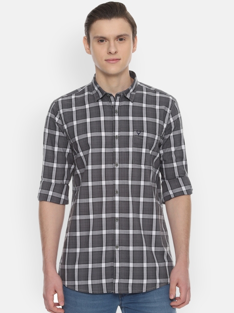 

Solly Jeans Co. Men Grey Regular Fit Checked Casual Shirt