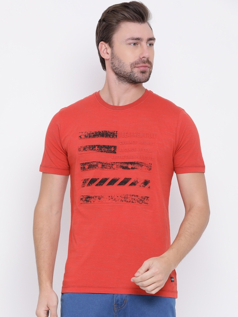 

Monte Carlo Men Red Striped Round Neck T-shirt