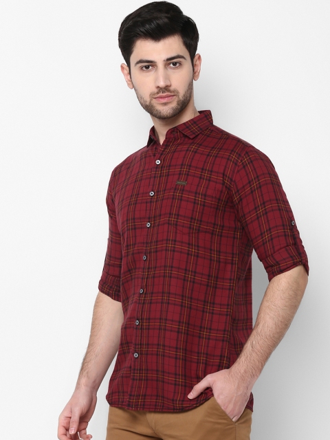 

Urbano Fashion Men Maroon & Black Slim Fit Checked Casual Shirt
