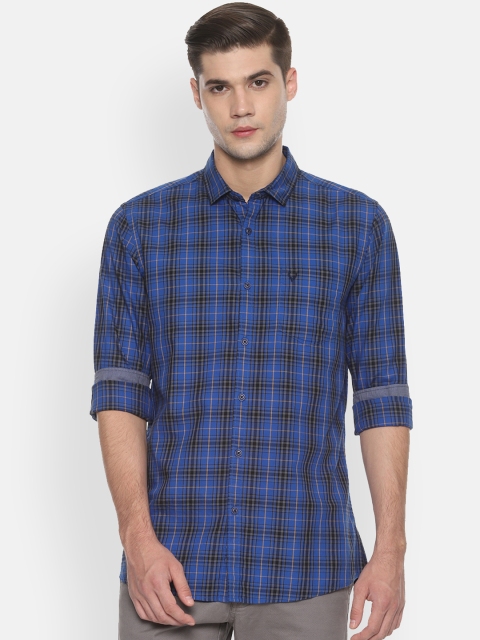 

Solly Jeans Co. Men Blue Regular Fit Checked Casual Shirt