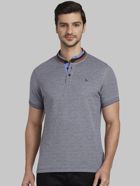 

Parx Men Blue Solid Mandarin Collar T-shirt