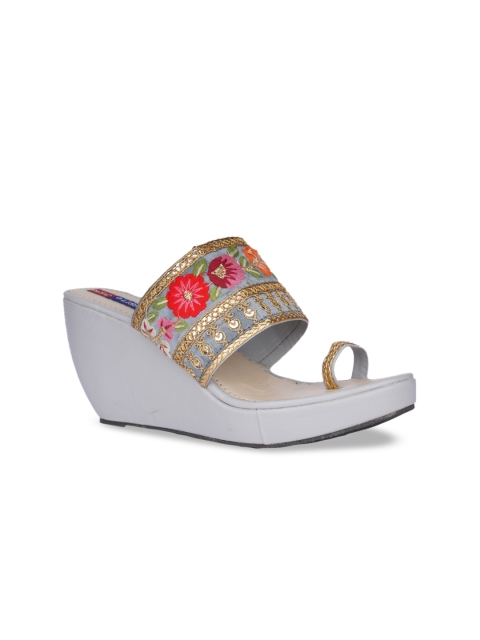 

MSC Women Grey & Gold-Toned Woven Design Heels