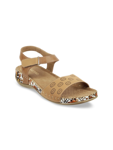 

Metro Women Beige Solid Comfort Heels