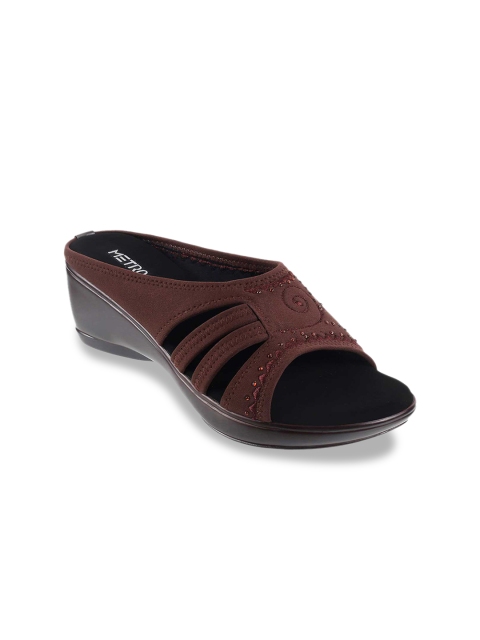 

Metro Women Brown Solid Comfort Heels