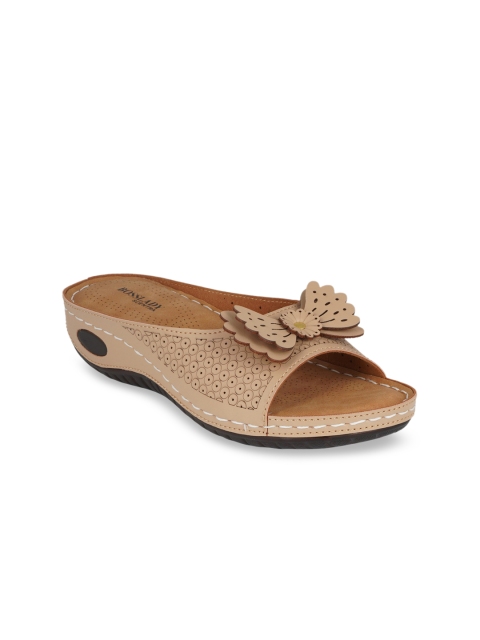 

SCENTRA Women Beige Textured Wedges
