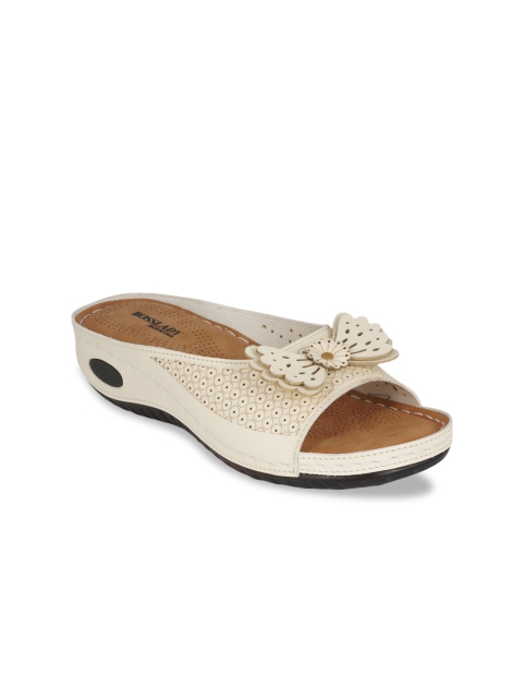 

SCENTRA Women White Textured Wedges