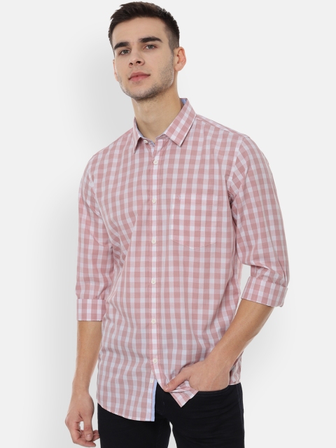 

Van Heusen Sport Men Pink & White Slim Fit Checked Casual Shirt