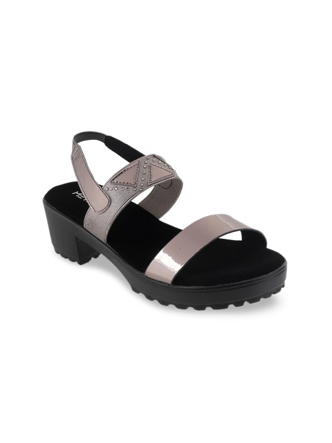 

Metro Girls Grey Solid Sandals