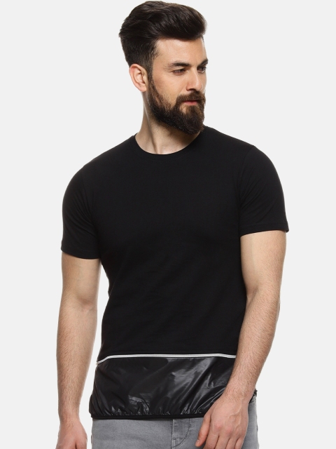 

Campus Sutra Men Black Solid Round Neck T-shirt