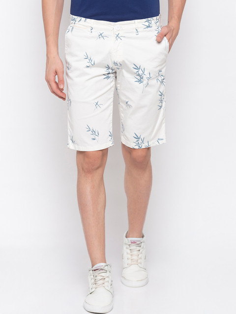 

SPYKAR Men Off-White & Blue Printed Slim Fit Regular Shorts