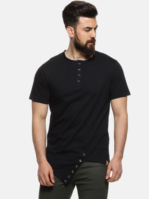 

Campus Sutra Men Black Solid Henley Neck T-shirt
