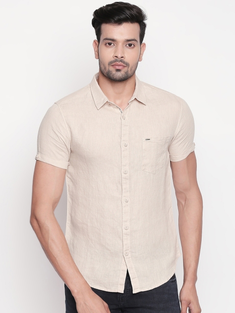 

SPYKAR Men Beige Slim Fit Solid Casual Shirt